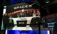 イーロン・マスク　SpaceX上場急騰で世界初の「兆万長者」に