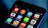 18歳の誕生日に「信用ブラック」　ネットローンから子を守る中国の親たち
