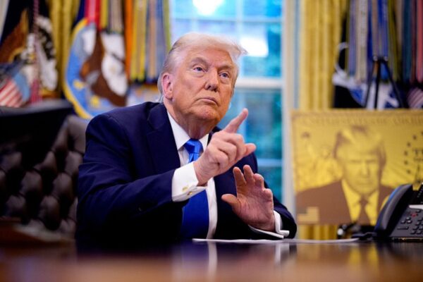 トランプ氏　イラン高官が空爆停止を直接要請と公表　大規模攻撃と極秘交渉の内幕