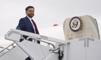 ヴァンス米副大統領　イラン核解体へ60日間の技術交渉へ