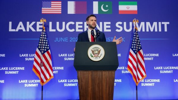 米イラン　合意へ前進　IAEA査察官の受け入れで一致