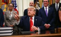 トランプ大統領　米イラン合意が最終段階 欧州で数日内署名へ