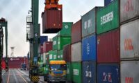 対米原油輸入が9倍に　6月貿易統計　米国向け黒字は49%減
