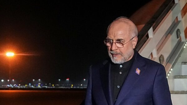 イラン指導部に亀裂か　ガリバフ議長が最高指導者の指示と異なる対応