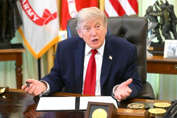 トランプ大統領　イラン海上封鎖再開を発表