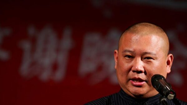 中国人気芸人、舞台で革命歌をアドリブ改変　通報され当局が調査