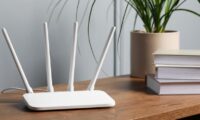 中国製Wi-Fi機器に「裏口」　スマホやパソコン侵入の恐れ