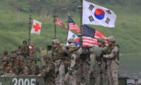 米韓演習を異例の途中終了　王毅訪韓で朝鮮半島巡る駆け引き強まる