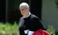 ビル・ゲイツ氏「AIの影響は核の1千倍」　雇用・犯罪リスクを指摘
