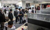 中国の若者が安定職に殺到　地域職員も争奪戦