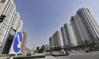 中国不動産で「国進民退」加速　販売上位10社の9社を国有系が占有