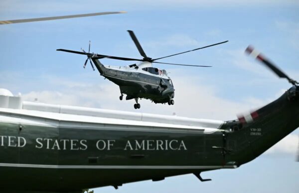 トランプ氏の搭乗ヘリ　旅客機と異常接近　通信不良が原因か