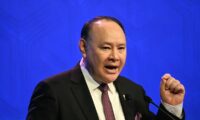 フィリピン国防相が中共を非難　100人超の国民取り締まり「報復」と反発
