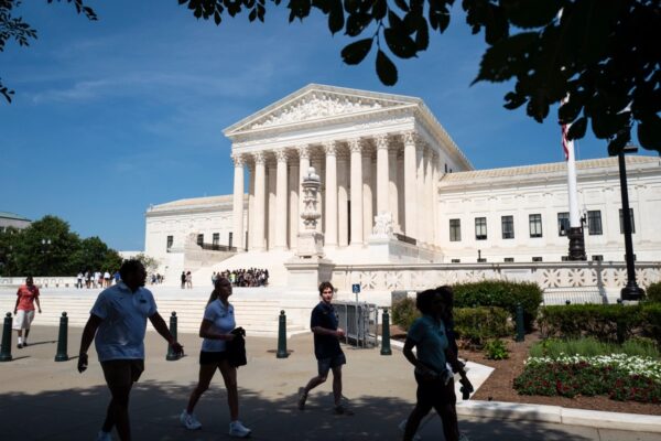 トランプ氏　郵便投票制限で最高裁に再申立て　中間選挙前に司法判断求める