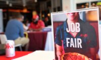 世界の若者雇用　昨年に悪化　ILO「失業率12.4％　ニート2億5700万人」