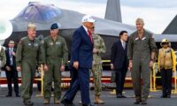 トランプ氏が空母を「蒸気式」から「電磁式」へ　知っておくべきこと