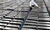 中国でEV電池が廃棄ピーク　使用済み電池をどう処理するのか