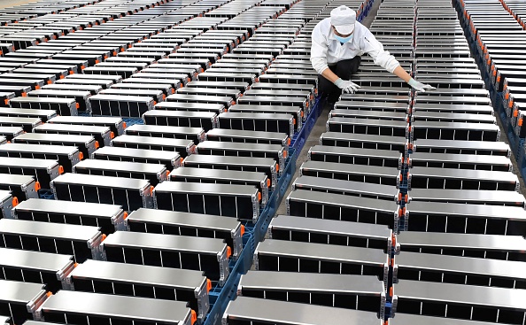 中国でEV電池が廃棄ピーク　使用済み電池をどう処理するのか