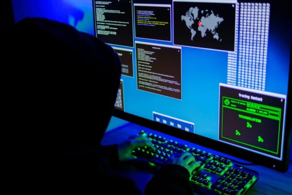 英米オランダ　イランのスパイウェアの脅威を共同警告