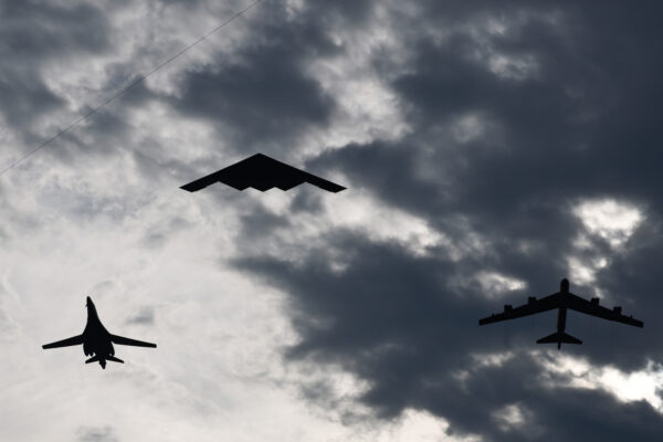 B-21の配備迫る　戦場を変えるステルス技術