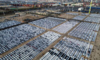 中国の輸出急増　貿易不均衡で世界的反発を誘発