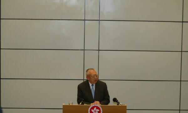 香港初代行政長官の董建華が死去　親中路線を推進