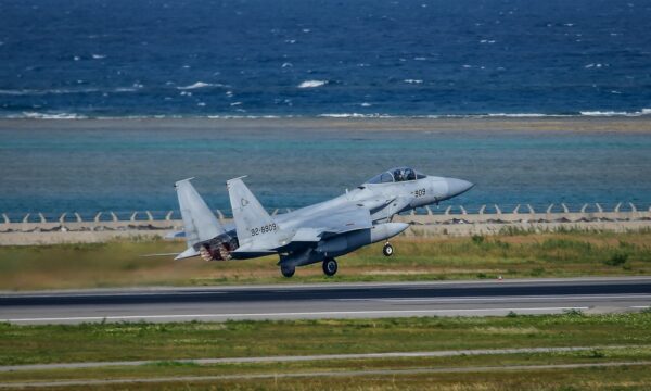那覇で相次ぐF-15のトラブル　南西防空の負荷に注目