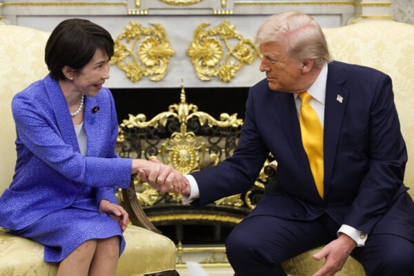 トランプ氏　高市首相を称賛　習近平に対話促す