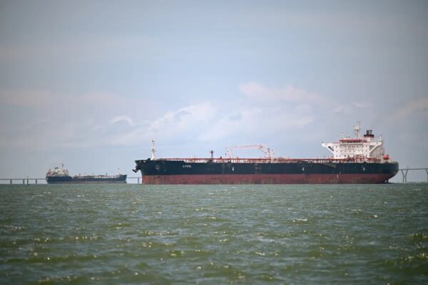 タンカー運賃が過去最高水準　米中航路8千万ドル　ロケット打ち上げ費超え