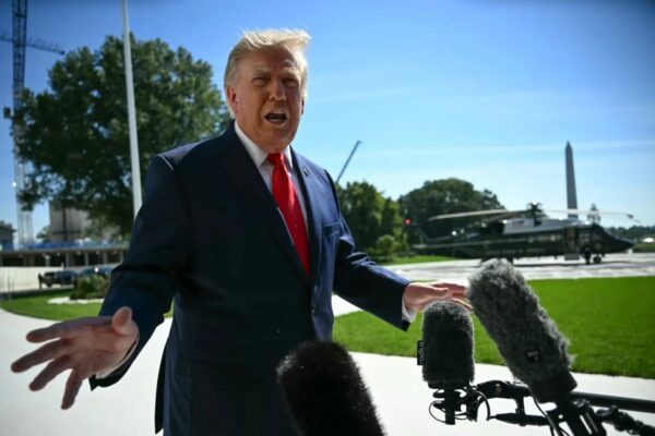 トランプ氏　AI規制・イラン戦争・習近平の健康を語る　タイム誌インタビュー